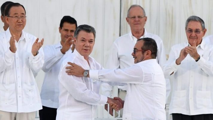 Cuando se cumplen cinco años de la firma de la paz entre el gobierno de Colombia y las FARC, los indicios de que el pasado violento del país aún está vigente parecen volver a surgir.