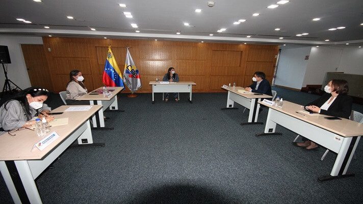 La Misión de Observación Electoral de la Unión Europea (MOE-UE) para Venezuela tuvo este martes su primera reunión con el Consejo Nacional Electoral (CNE). De esta manera se considera superada la polémica por las declaraciones del canciller de la UE, Josep Borrell.