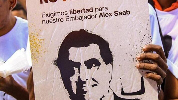 Desde que Alex Saab fue detenido en cabo verde, el 12 de junio del 2020, no hubo argucia que sus defensores no hayan intentado para salvarle de la extradición a Estados Unidos. Parte de esa defensa la ha ejercido la administración de Nicolás Maduro, que hasta le nombró embajador para cubrirlo con el manto de la inmunidad.