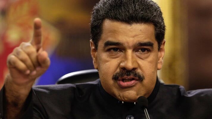La promesa de Nicolás Maduro, de eliminar tras las elecciones regionales la figura de los protectores, está en entredicho debido. Esto, debido al proyecto de ley de Ciudades Comunales, que contempla otorgar potestades de alcalde a líderes de comunas.