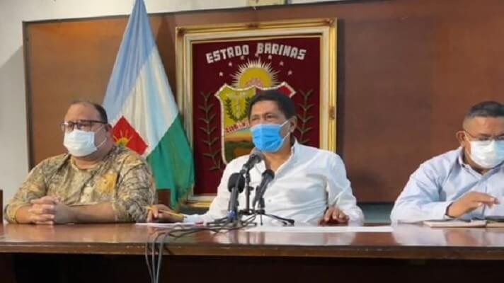 El gobernador de Barinas y candidato a la reelección, Argenis Chávez, anunció este martes la renuncia al cargo.