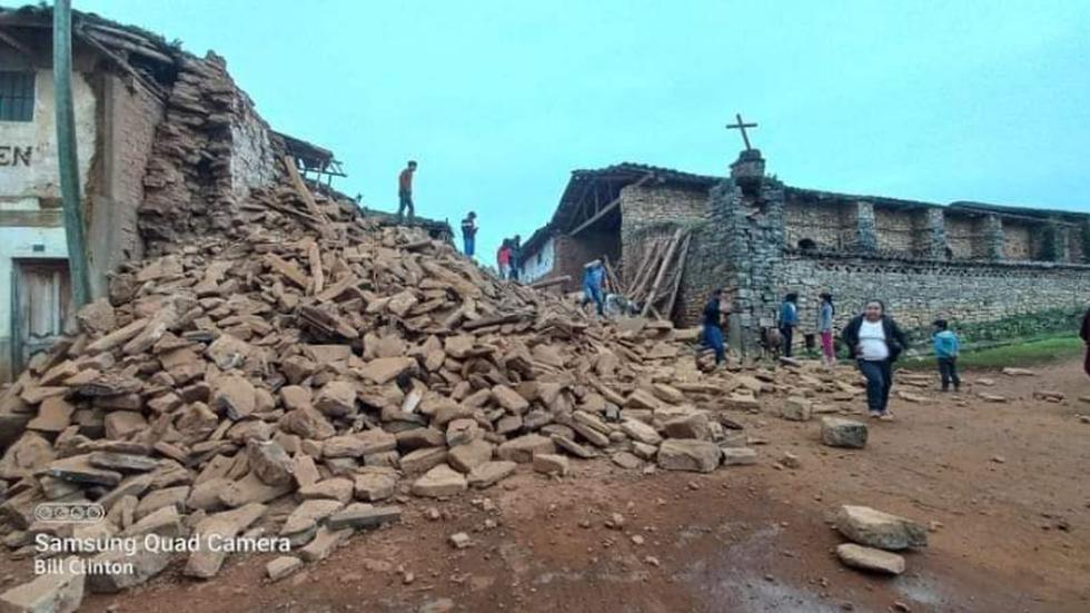 Una iglesia en población de Bagua se derrumba producto del fuerte movimiento telúrico.