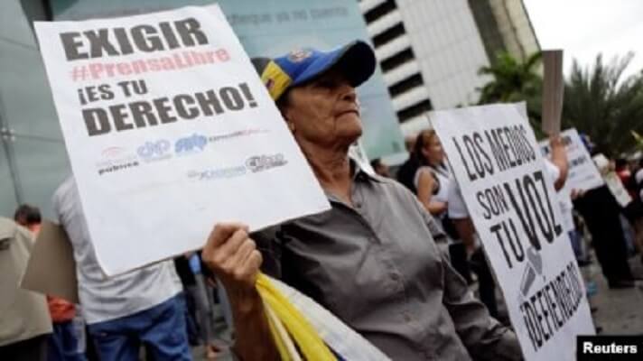 El Instituto Prensa y Sociedad (Ipys) denunció este martes que entre enero y octubre de este año se han registrado 110 agresiones y ataques contra trabajadores de la prensa en Venezuela. Lo hizo en el marco de la conmemoración del Día Internacional para Poner Fin a la Impunidad de los Crímenes contra Periodistas.