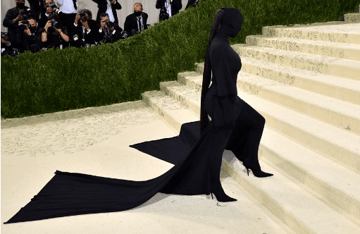Kim Kardashian deslumbró este año en la gala del MET. Foto AFP