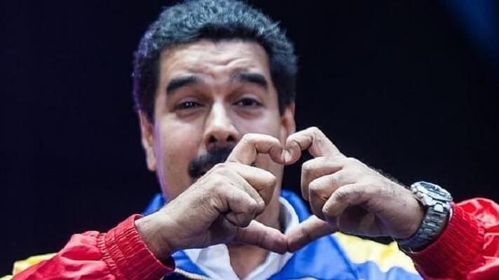 Nicolás Maduro, afirmó que es víctima de un lawfare (una guerra jurídica) internacional. Esto busca hacerlo ver ante el mundo como el 