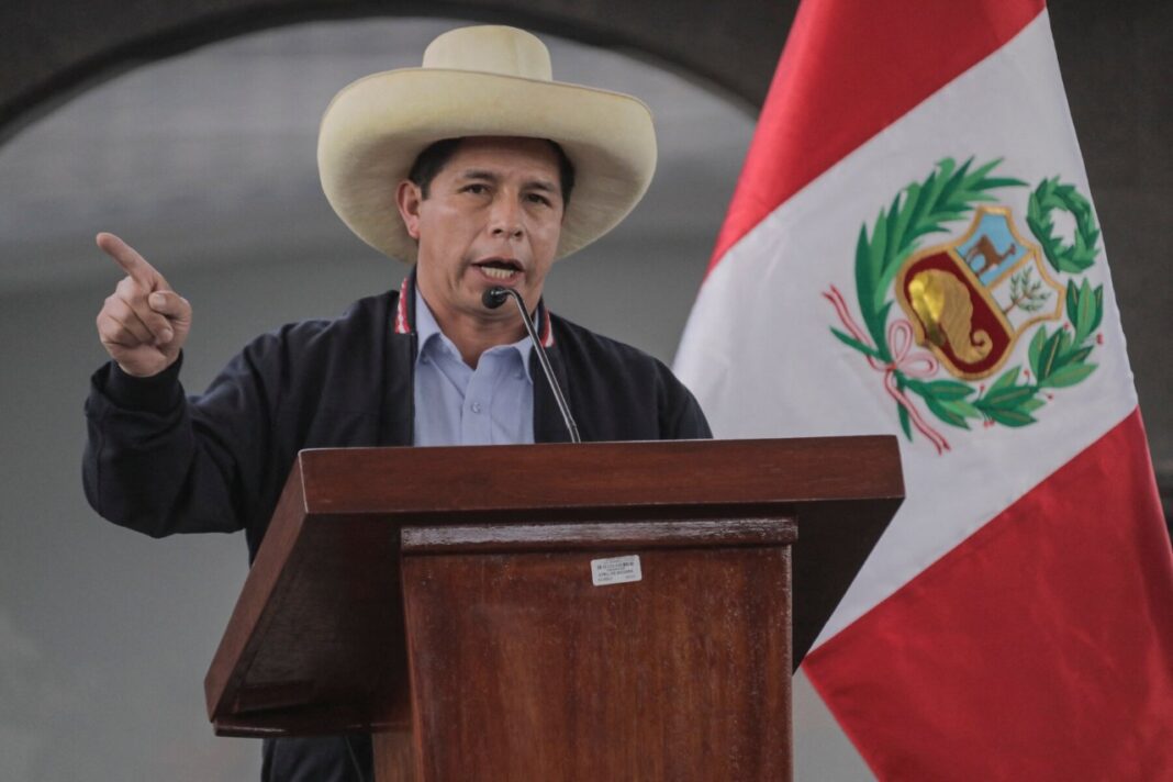 Pedro Castillo, bajo la lupa de HRW y con los ojos avizores de la prensa peruana