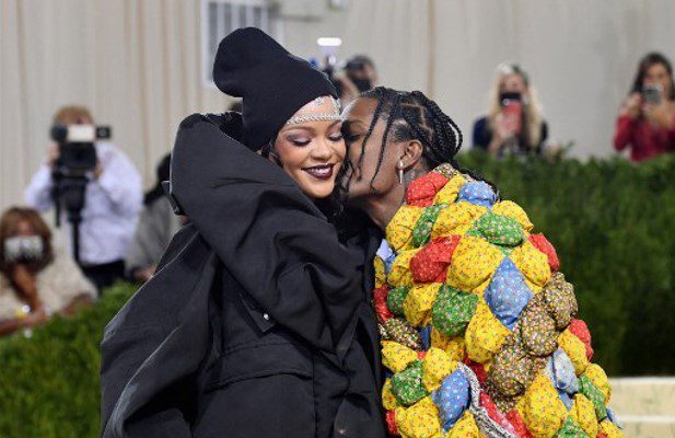 Rihanna y el rapero A$AP Rocky esperan su primer hijo