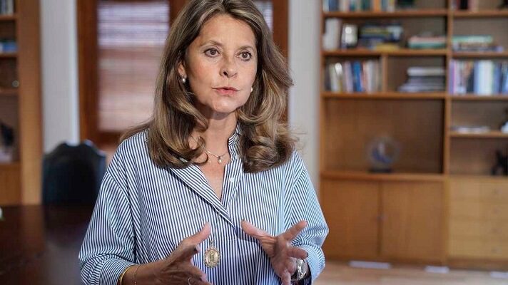 La vicepresidenta y canciller de Colombia, Marta Lucía Ramírez, negó este martes que el Gobierno de su país haya alcanzado un acuerdo con Estados Unidos para recibir a venezolanos deportados.