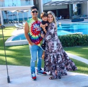 Chyno, su esposa y Lucca, el hijo de ambos. Foto Instagram