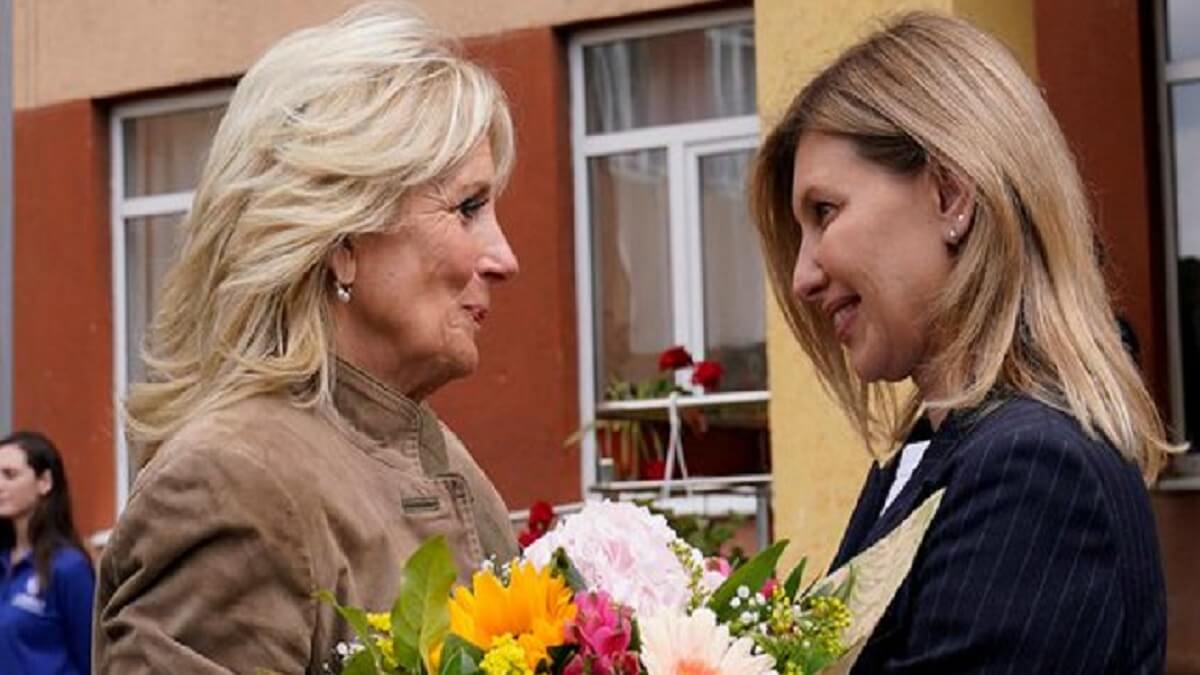 Jill Biden y Olena Zelenska, se reunieron en un refugio para ucranianos cerca de Eslovaquia. Foto referencial