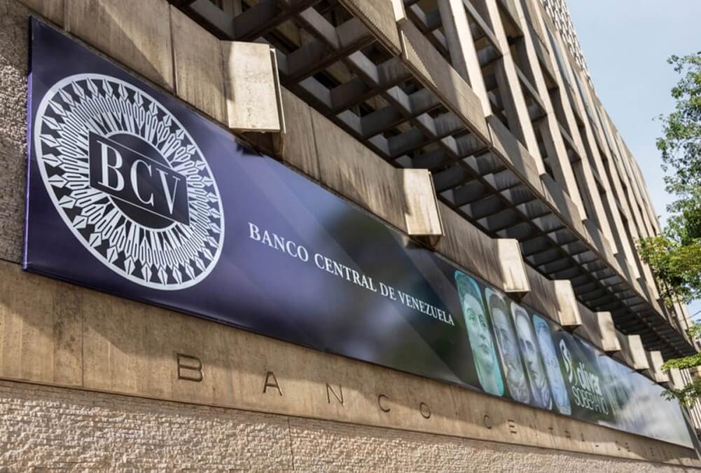 Con la inyección de divisas de esta semana, el BCV se acerca a los 1.500 millones de dólares introducidos en la banca. Foto referencial