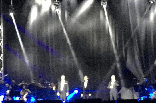 Al principio del show, solo salieron los tres fundadores. Foto CL