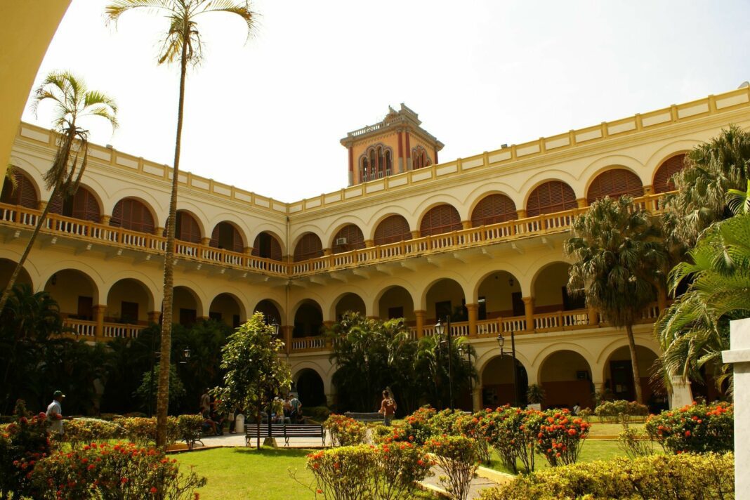 Paramilitares aliados con la Universidad de Cartagena