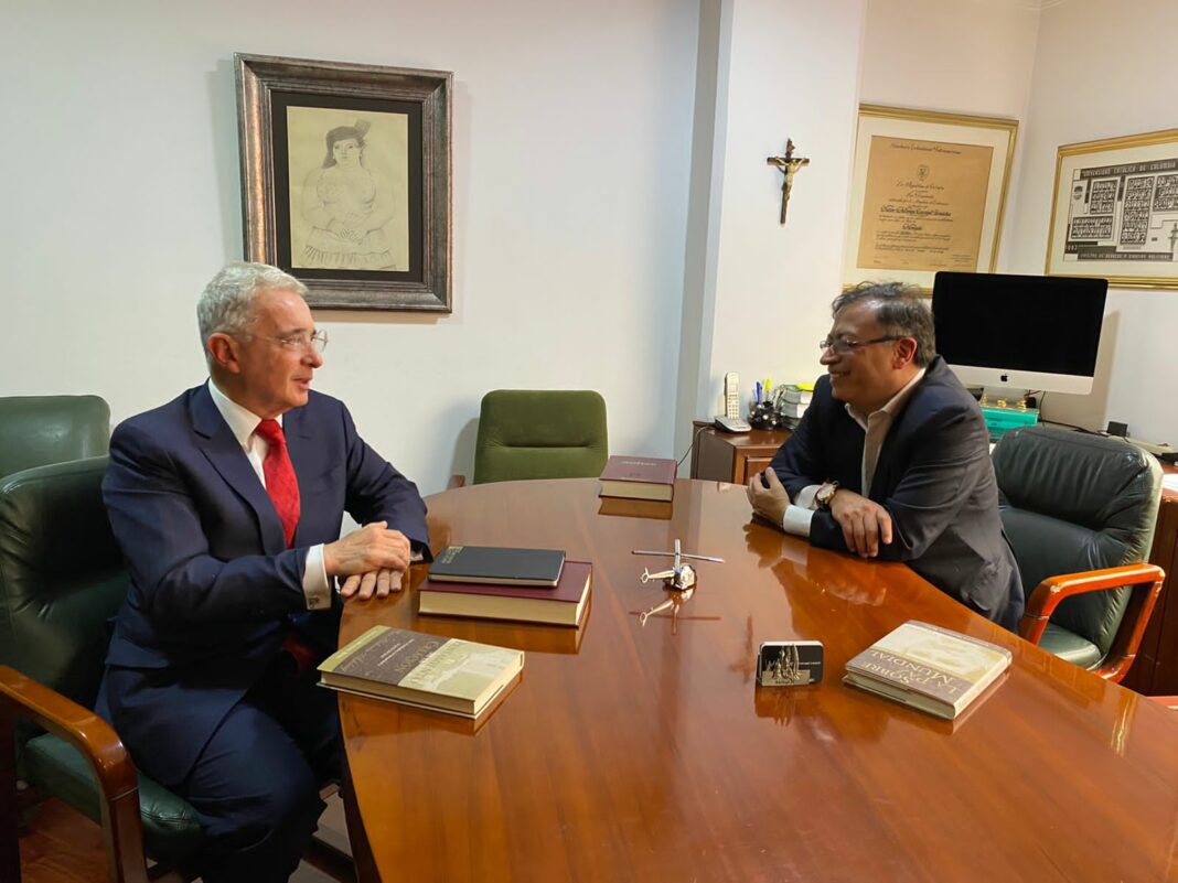 Gustavo Petro y Álvaro Uribe se reunieron para limar asperezas y llegaron a acuerdos para trabajar por Colombia