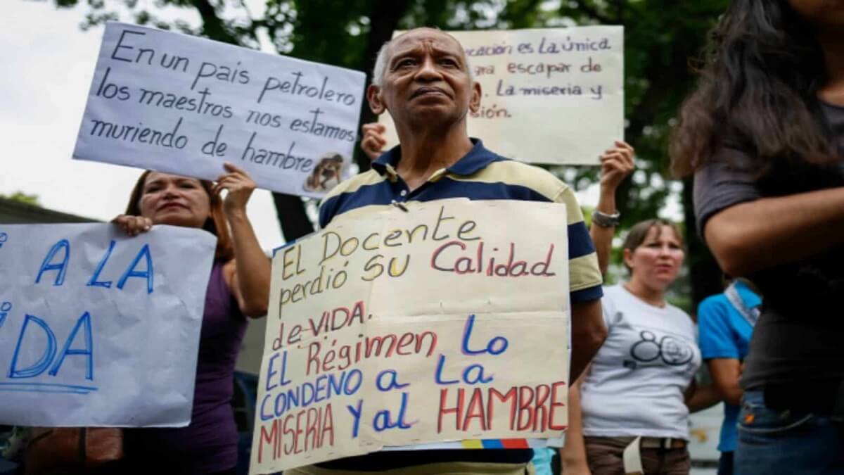 La deserción de los docentes en Venezuela es masiva y acelerada. Foto referencial