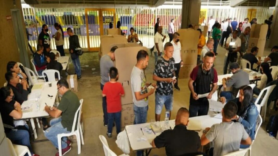 La segunda vuelta de las elecciones en Colombia se llevaron a cabo en relativa calma. Foto cortesía