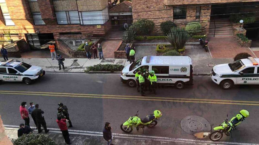 BALACERA por robo de un rolex a gringos en Bogotá