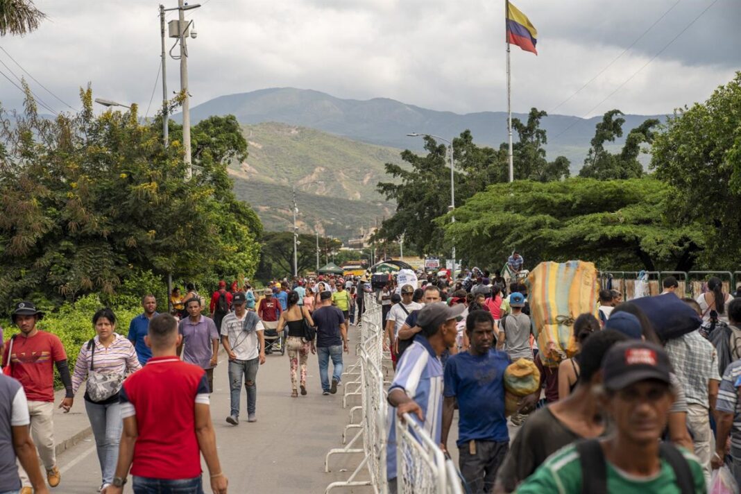 ¡ANHELAN APERTURA DE FRONTERA! Muchas expectativas por los libres intercambios entre colombianos y venezolanos (+ video)