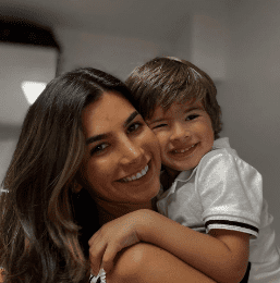 Estefanía Moly con su sobrino Luka. Foto Instagram