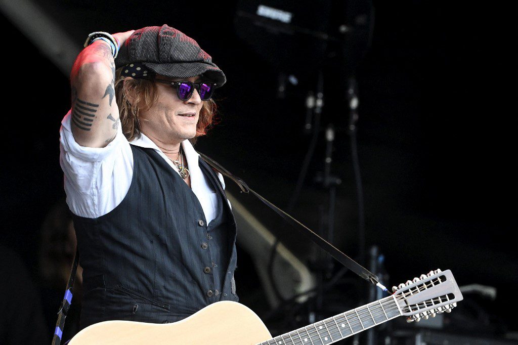 Johnny Depp lanza disco con Jeff Beck e incluye canción sadomasoquista