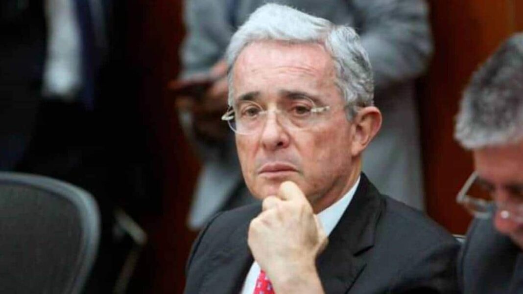 Fiscalía interrogó al expresidente Álvaro Uribe