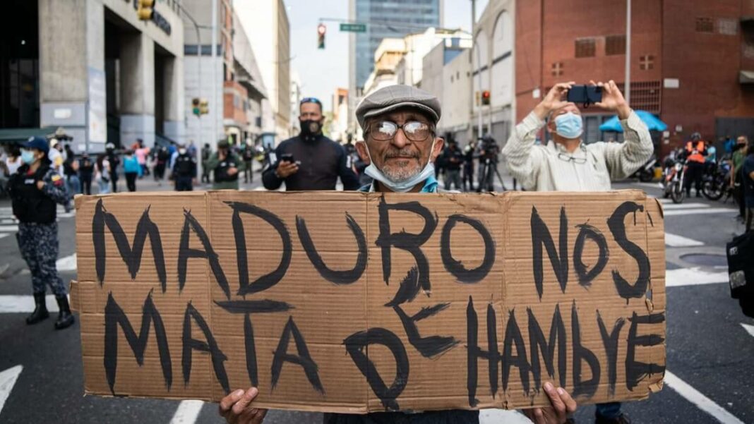 Los venezolanos protestan por los malos servicios y exigen sueldos dignos. Foto referencial