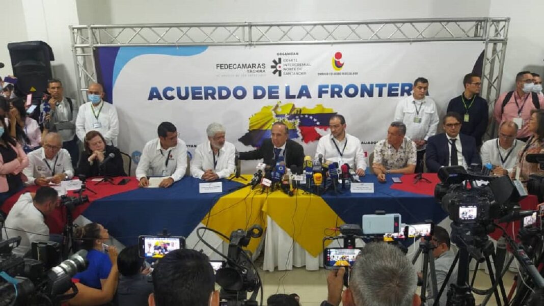 Este jueves se llevó a cabo en Cúcuta, el Acuerdo de la Frontera. Foto cortesía