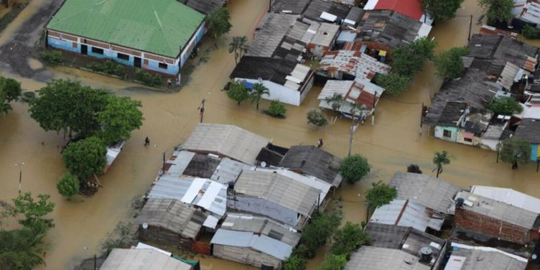 ¡ALERTA ROJA! Unos 100 municipios colombianos están en riesgo de inundación y deslizamientos