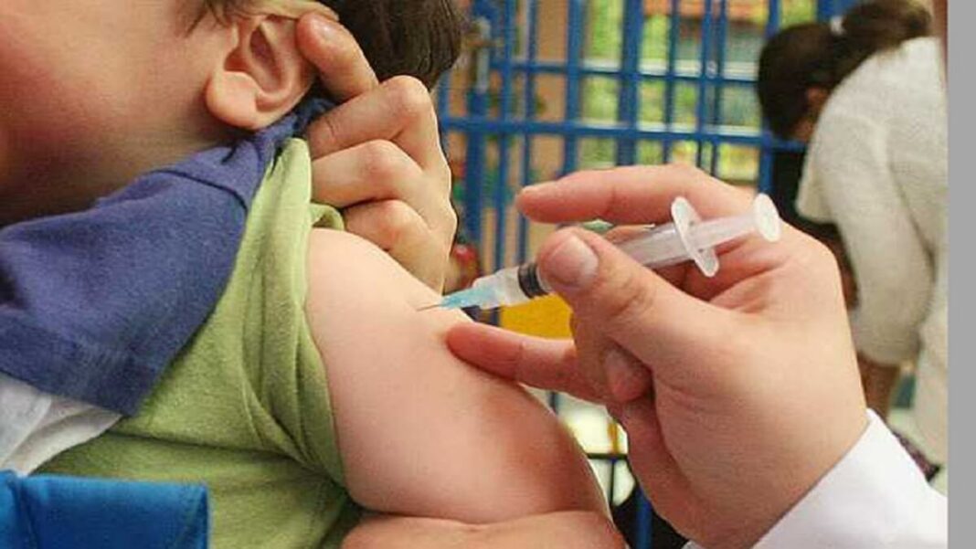 Las fallas en la vacunación puede significar un riesgo para la aparición de epidemias, alertan los expertos. Foto referencial