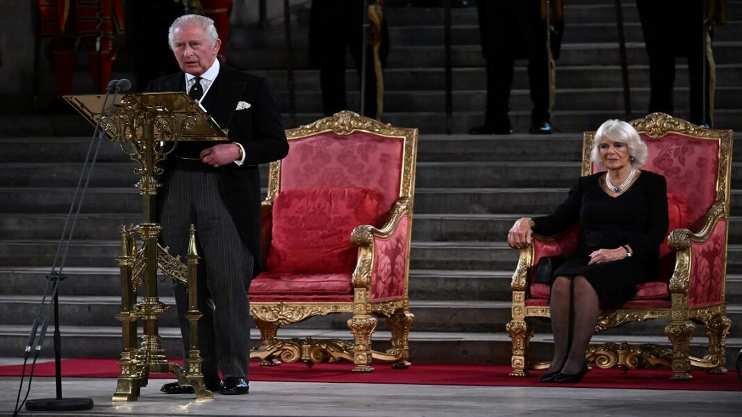 Carlos III emitió su primer discurso ante el Parlamento de su país. Foto AFP