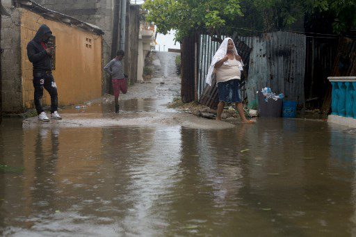El huracán Fiona azotó República Dominicana el lunes después de cortar el suministro eléctrico y causar inundaciones generalizadas en Puerto Rico.