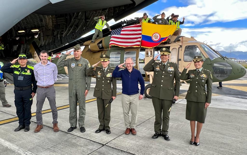 Aviones militares son donados a Colombia por la fuerza aérea de EE.UU. (+ video y fotos)