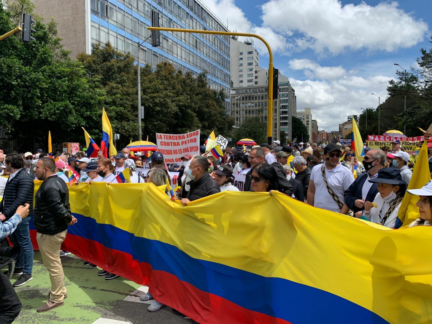 ¡CONTRA PETRO! Protestas en ciudades colombianas (+ videos)