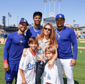 Shakira con sus hijos en Los Ángeles. Foto Instagram