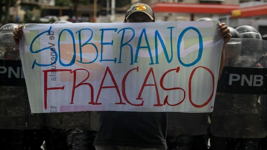 Los venezolanos recienten la crisis en la economía del país. Foto referencial económica