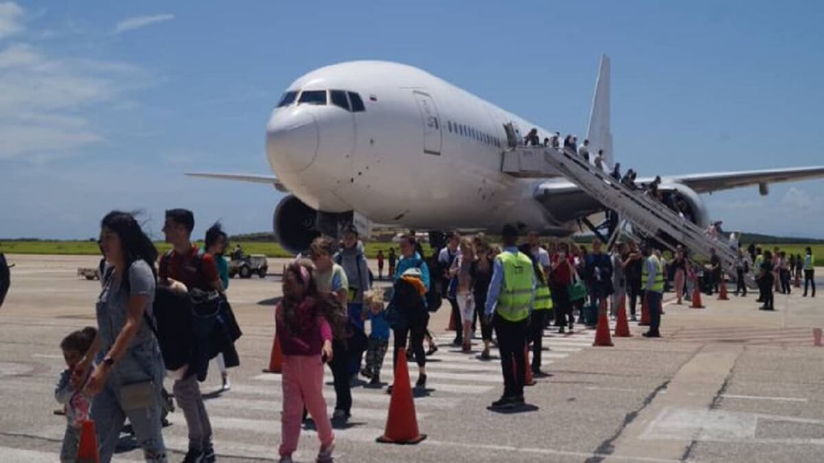 El fion de semana llegaron casi 500 turistas rusos y cubanos. Foto cortesía