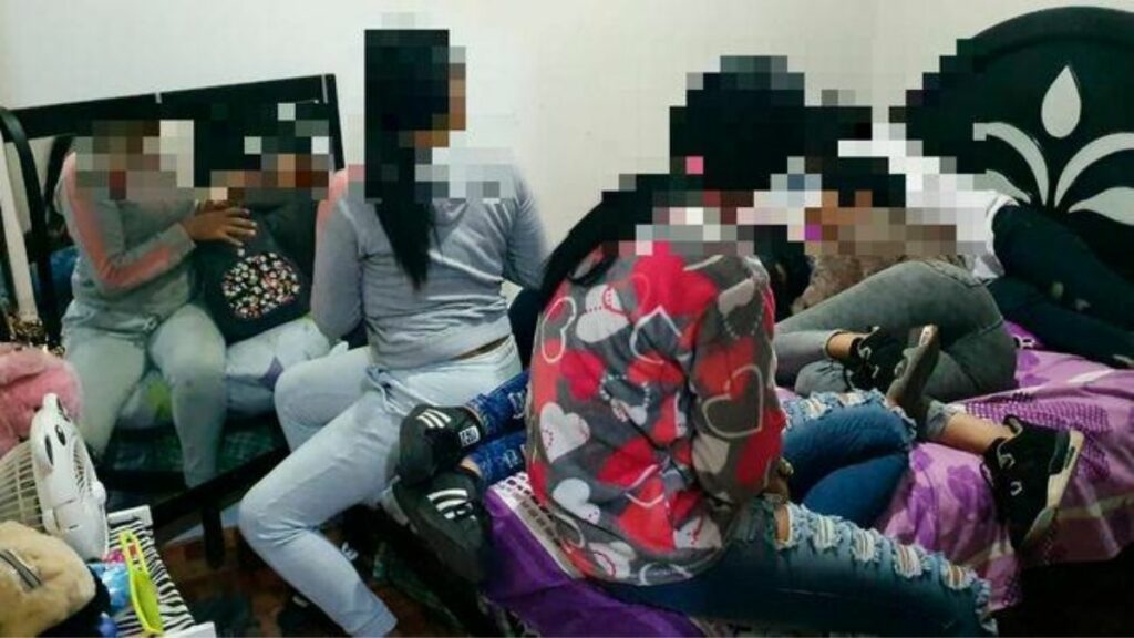 La policía del Perú le declaró la guerra a las bandas que trafican con mujeres y prostitución .