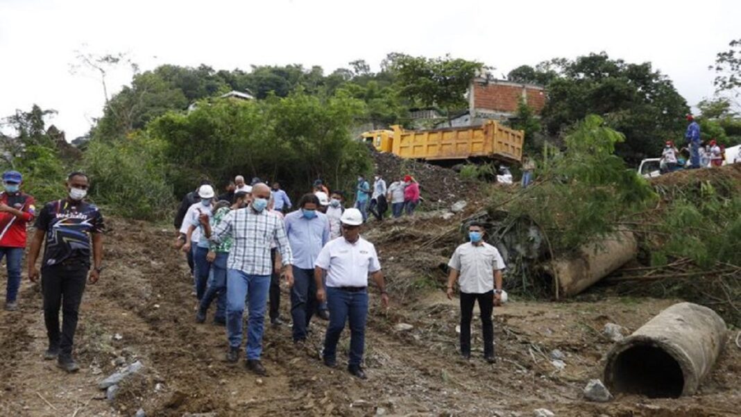 Héctor Rodríguez inspecciones zonas afectadas por inundaciones en la entidad. Foto cortesía