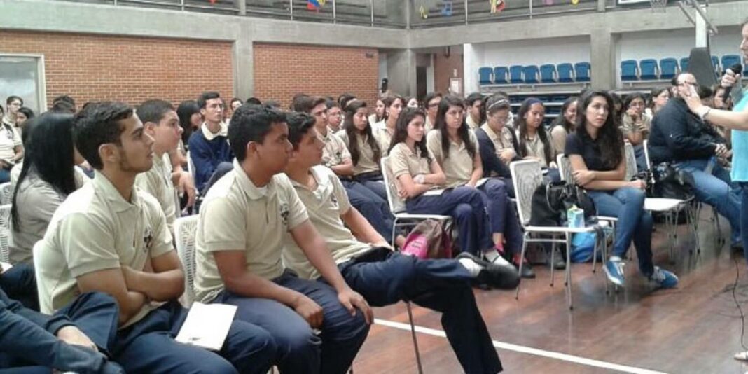 El rendimiento de los estudiantes de bachillerato en Venezuela es cada vez más bajo. Foto referencial