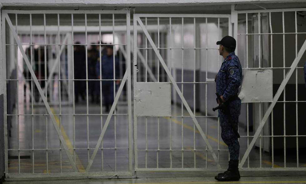 MOTÍN EN CÁRCEL COLOMBIANA: presos intentan escapar