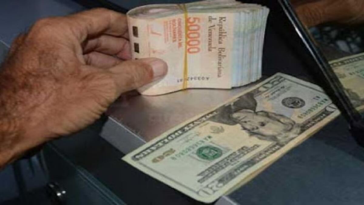 La devaluación del bolívar va a paso de vencedores. Foto referencial