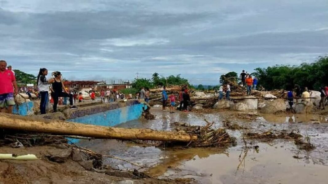 hay miles de familias damnificadas por el desbordamiento de los ríos en Mérida. Foto cortesía