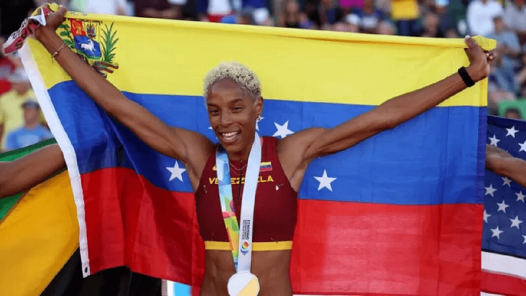 Yulimar Rojas está en el cuadro de las 5 finalistas como mejor atleta del año. Foto cortesía