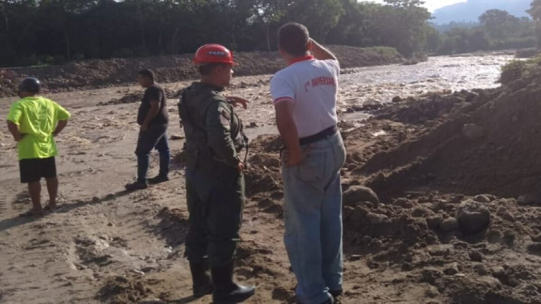 Los organismos de rescate en Mérida siguen buscando de otra persona arrastrada por un río desbordado. Foto cortesía