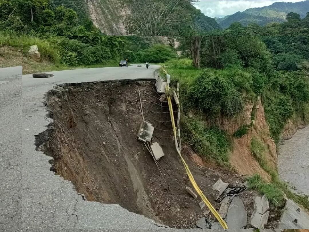 Hay derrumbes en varías vías de Mérida. Foto cortesía