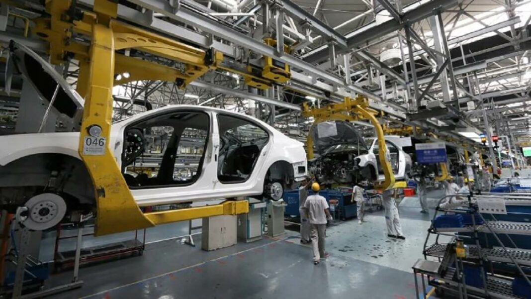 En promedio, la industria automotriz en Venezuela ha ensamblado 6 vehículos por mes este 2022. Foto referencial
