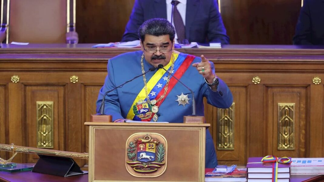La administración de Maduro acusa a otros de mantener una 