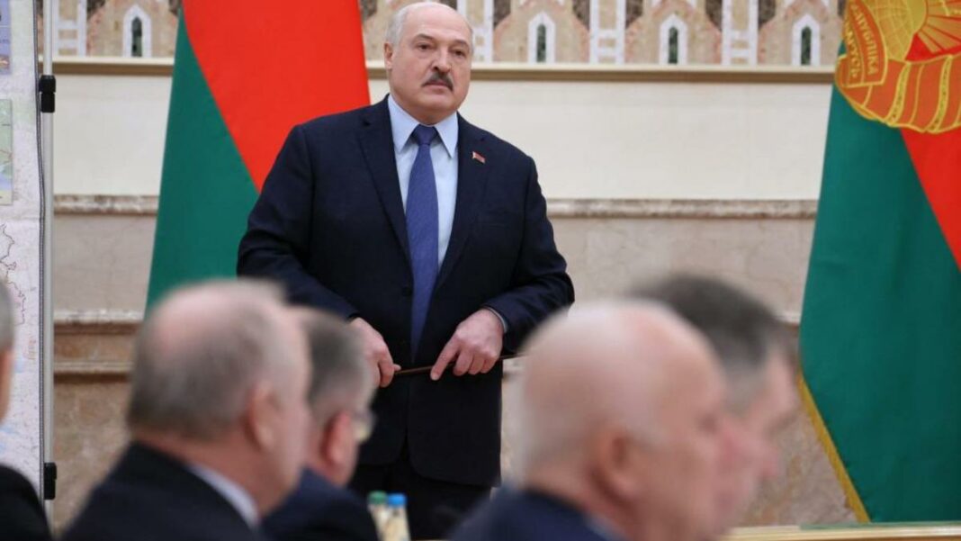 Lukashenko señala a Ucrania