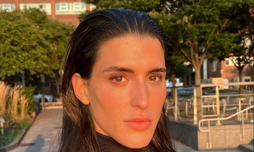 Arca, la venezolana que le roba el bolso a una rapera en París
