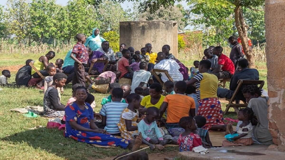 Ouganda : marié à 12 femmes, il est père de plus de 100 enfants